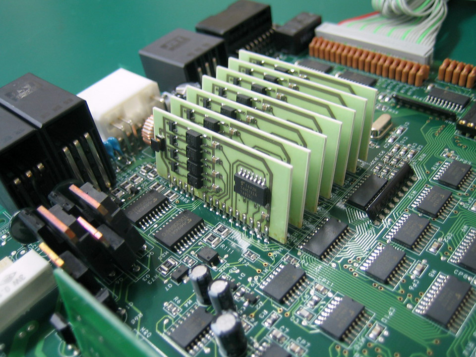 integrated circuit maker